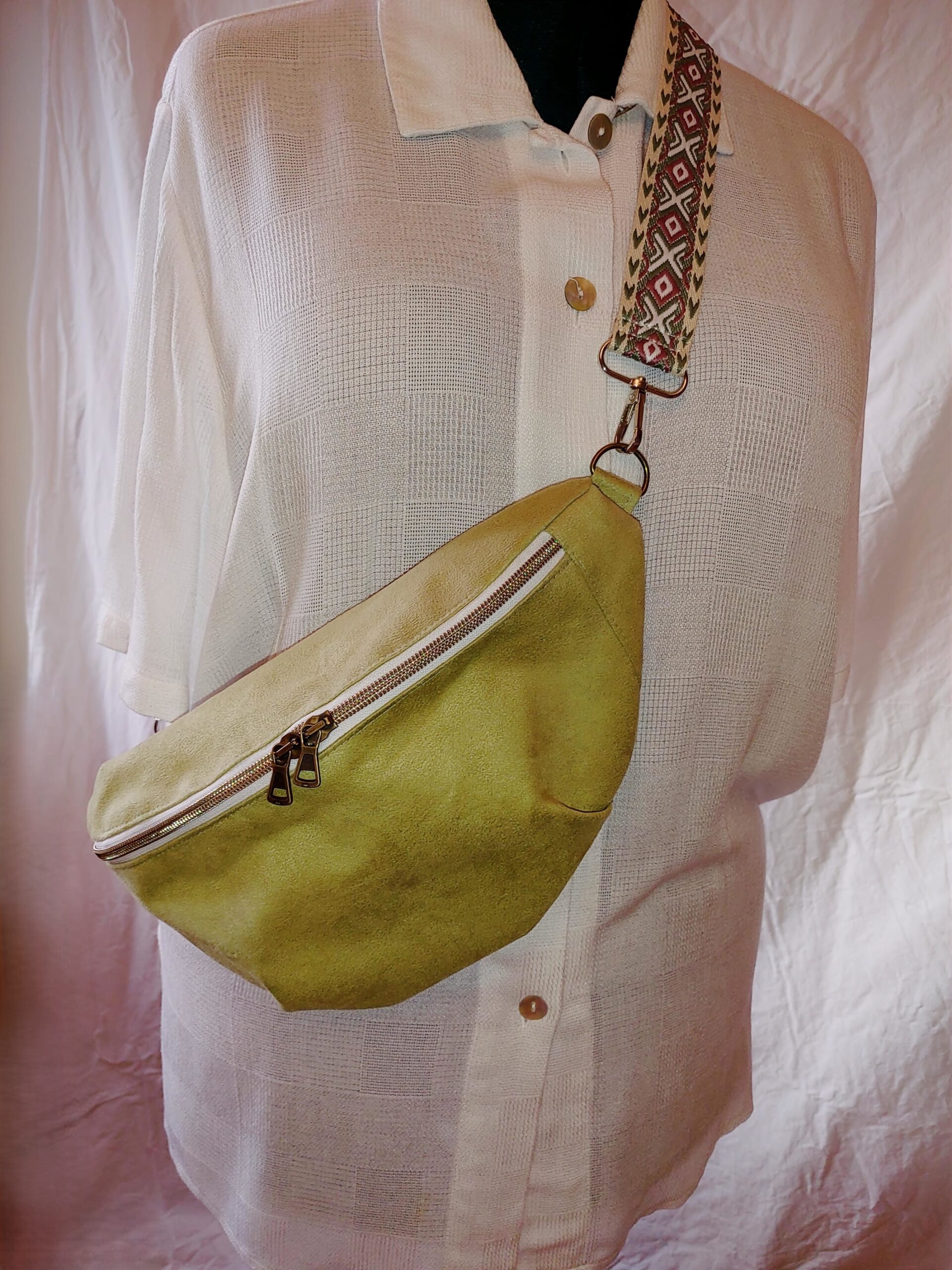 Bauchtasche Greta lindgrün