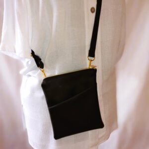 'Go Out' Maya schwarz