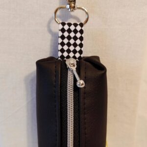 Hundekotbeutelspender Diva, schwarz, Band kariert